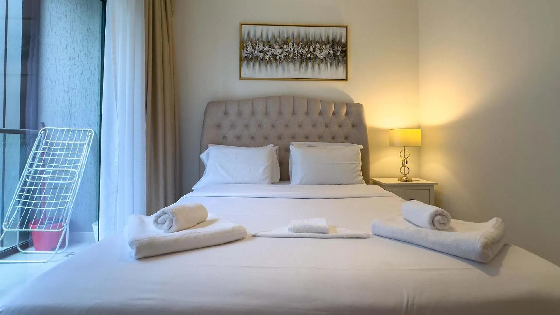 Prime Location - Modern 1Br Design - High Floor Apartment Dubai
