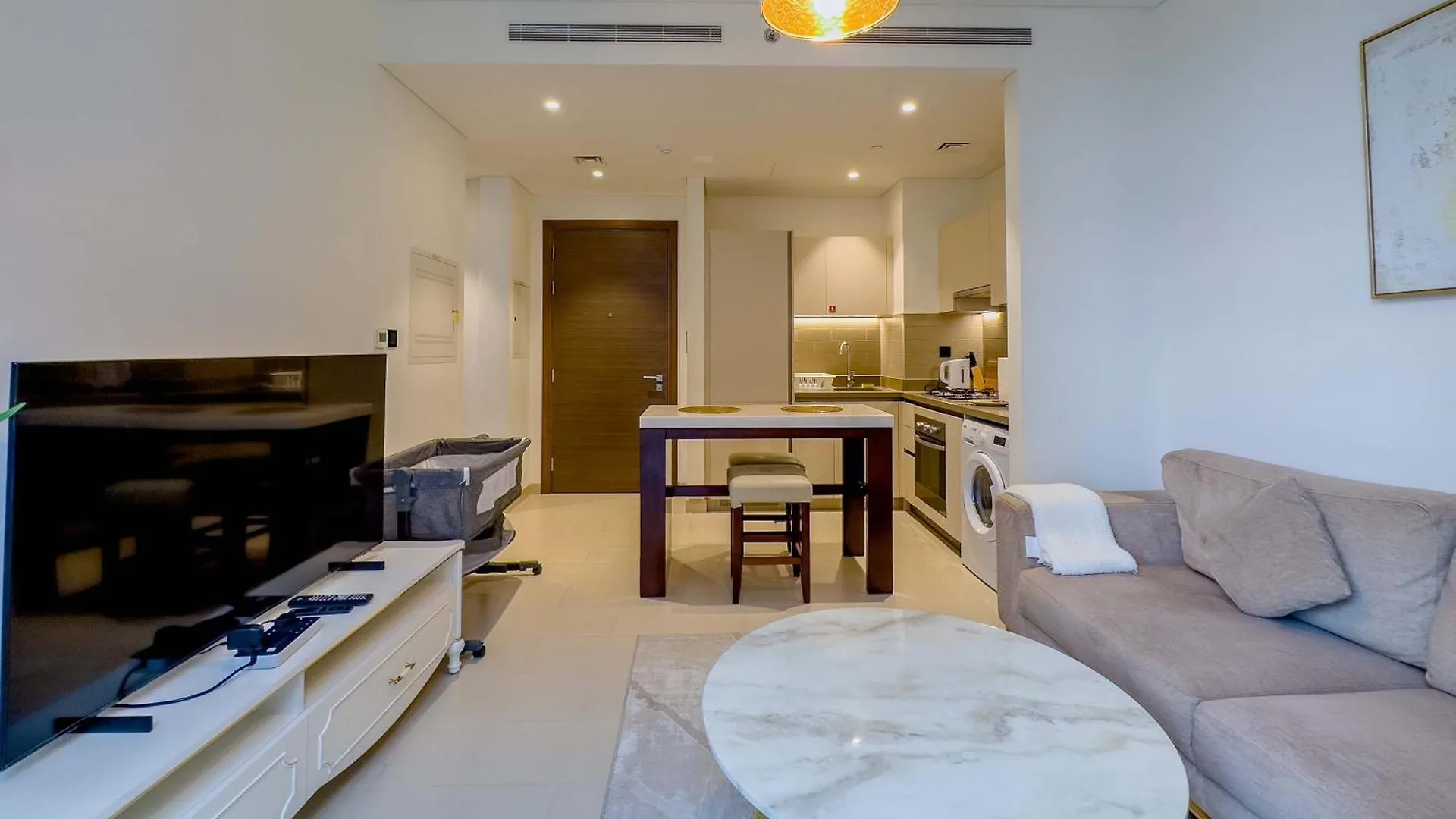 Prime Location - Modern 1Br Design - High Floor Apartment Dubai United Arab Emirates